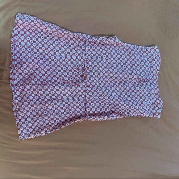 SLEEVELESS RUST FLOWERED TOP - Picture 2 of 3